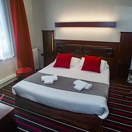 Hotel De L'univers 3*