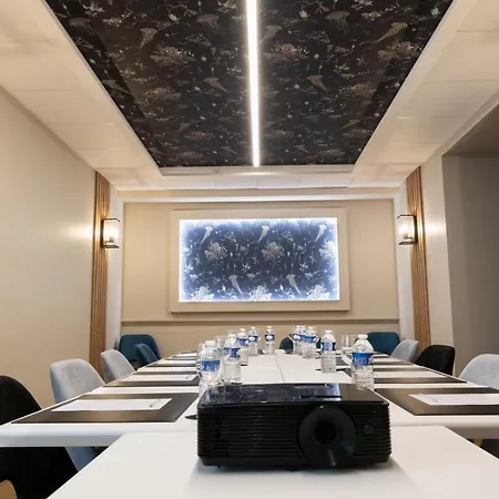 De L'univers Hotel
